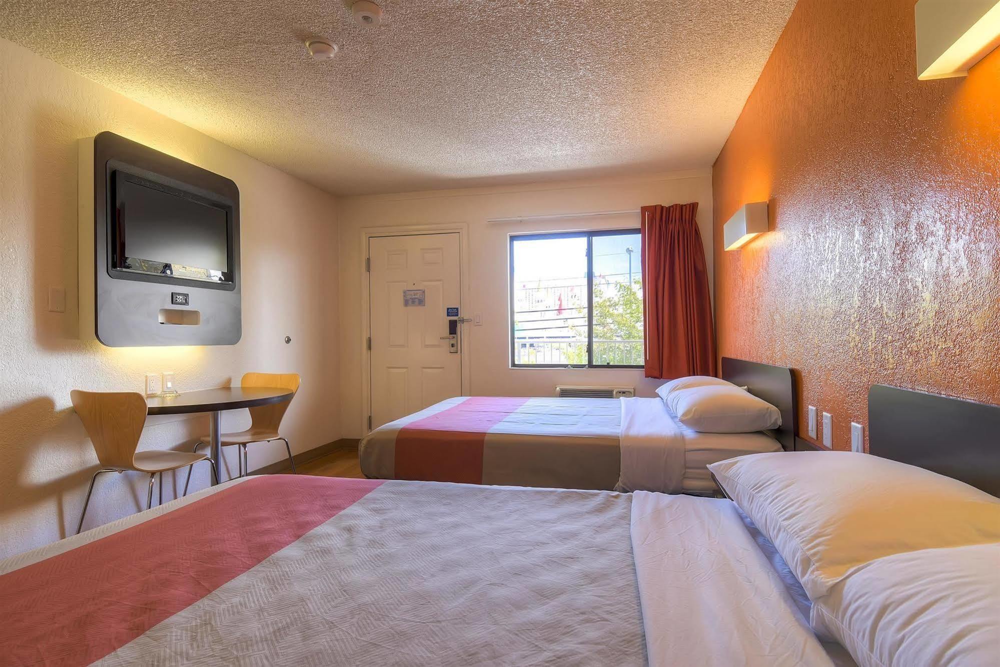 Park Inn By Radisson, Las Vegas I-15 Exterior photo